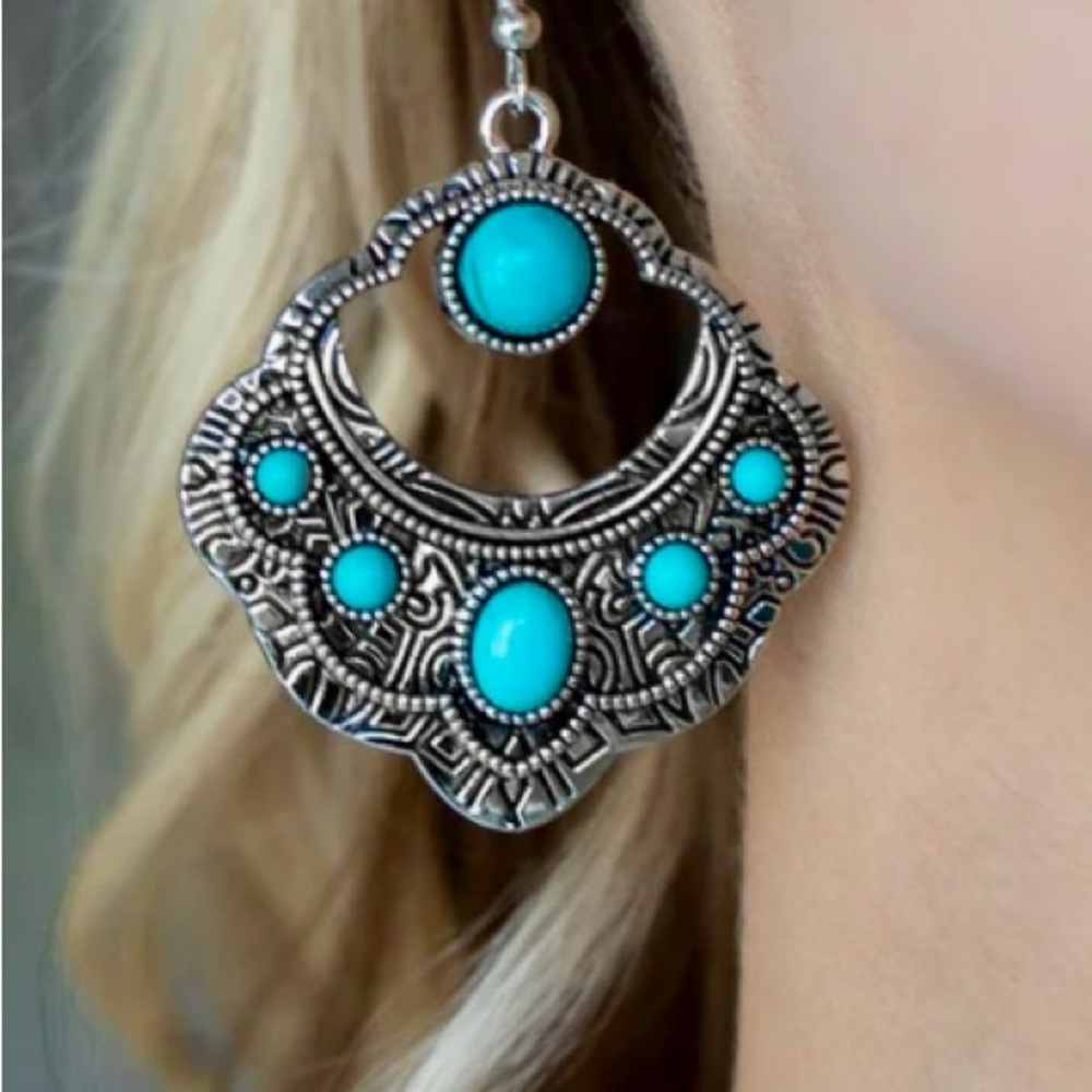 +*SOLD*+
Paparazzi Turquoise Earrings, southwestern style authentic stone